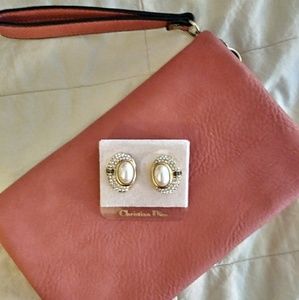 ✨Beautiful Dior earrings✨